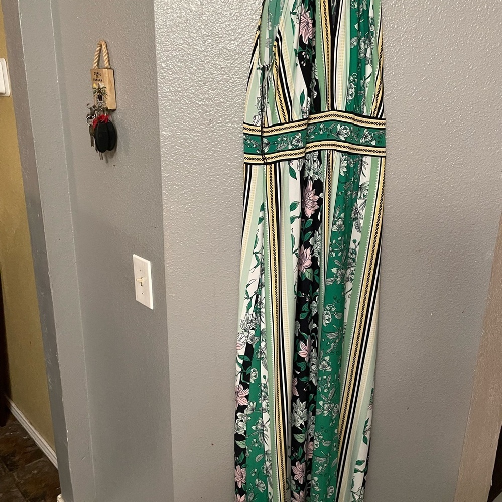 Green and white striped midi dress with floral details with tie waisted - Picture 2 of 6